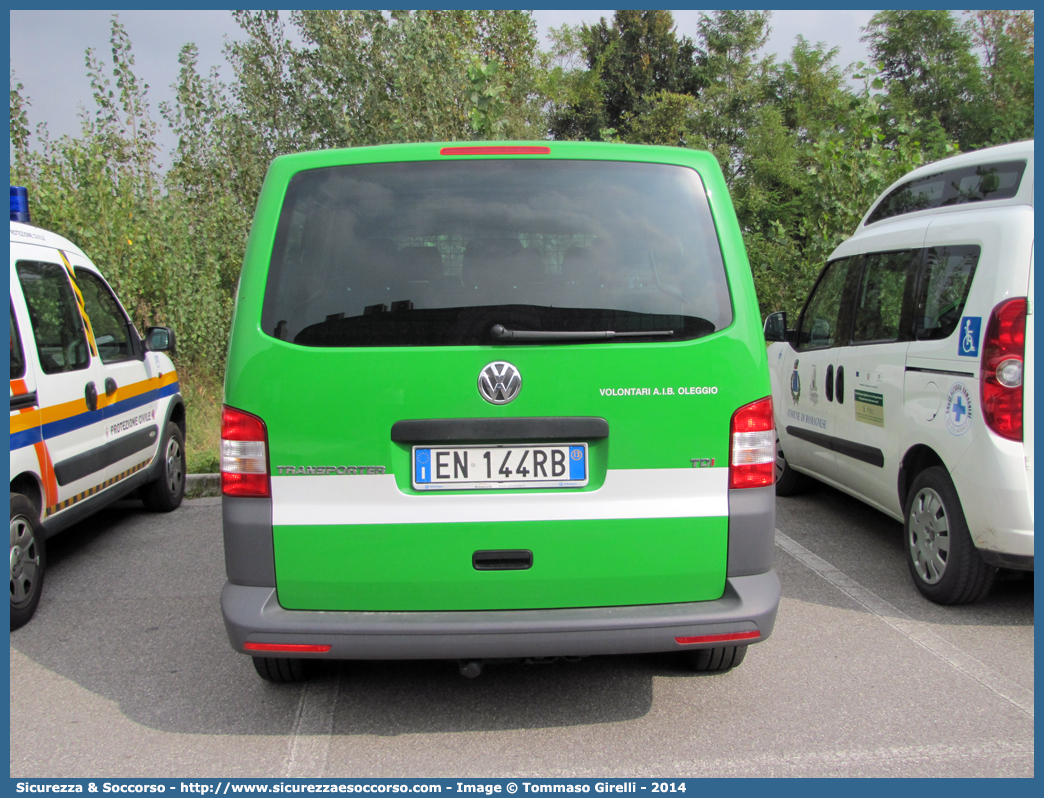 -
Corpo Volontari Antincendi Boschivi
Oleggio (NO)
Volkswagen Transporter T5 restyling
Parole chiave: Corpo;Volontari;Antincendi;Boschivi;AIB;A.I.B.;Piemonte;Oleggio;Volkswagen;Transporter;T5