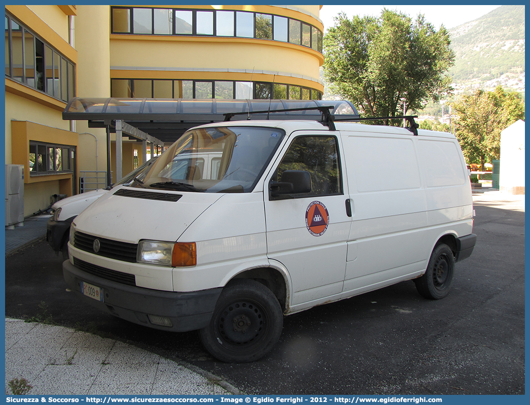 PC 009
Protezione Civile
Regione Autonoma Valle d'Aosta
Volkswagen Transporter T4
Parole chiave: PC;P.C.;Protezione;Civile;Regione;Autonoma;Valle;d&#039;Aosta;Volkswagen;Transporter;T4