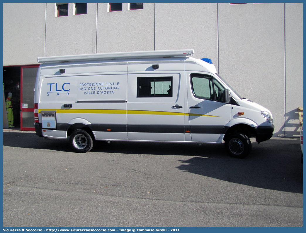 PC 019
Protezione Civile
Regione Autonoma Valle d'Aosta
Mercedes Benz Sprinter II serie
TLC SAR
Parole chiave: PC;P.C.;Protezione;Civile;Regione;Autonoma;Valle;d&#039;Aosta;Mercedes;Benz;Sprinter;TLC;T.L.C.;SAR;S.A.R.