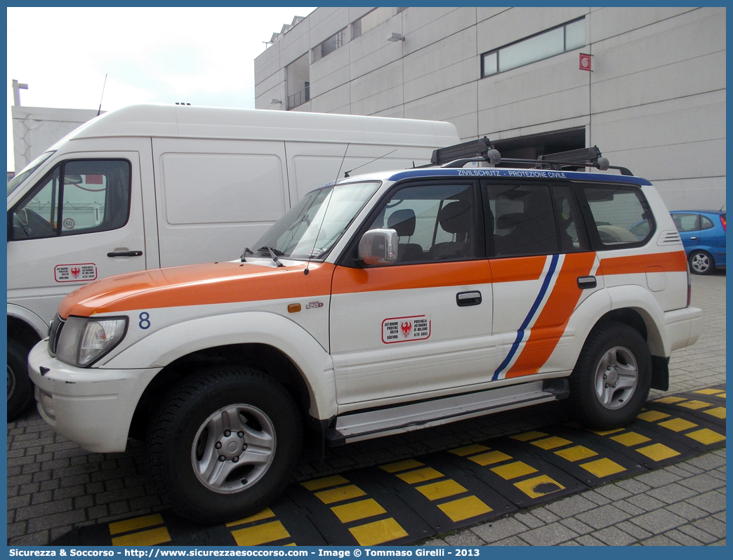 PC ZS0SK
Protezione Civile - Zivilshütz
Toyota Land Cruiser VI serie
Parole chiave: PC;ZS;Protezione;Civile;Zivilshütz;Toyota;Land;Cruiser