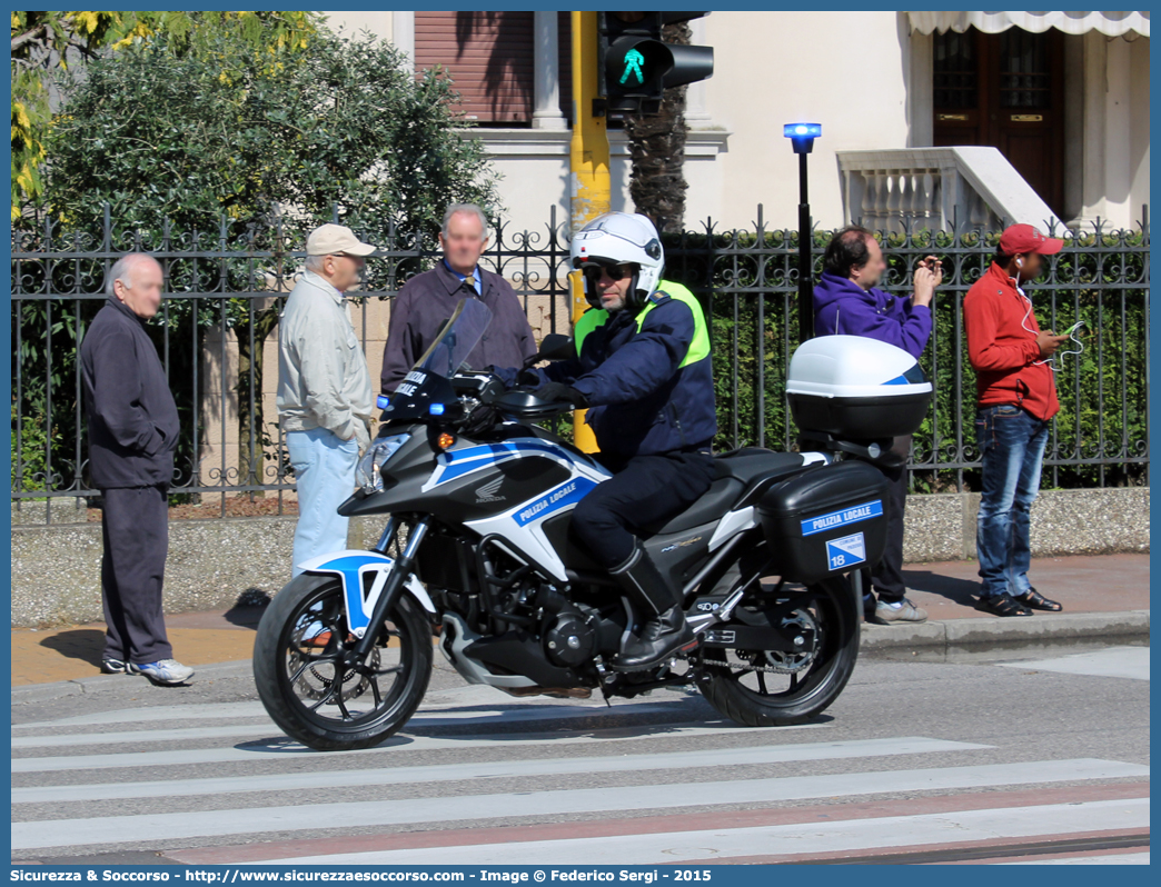 -
Polizia Locale
Comune di Padova
Honda NC 750
Parole chiave: PL;P.L.;PM;P.M.;Polizia;Locale;Municipale;Padova;Honda;NC;750