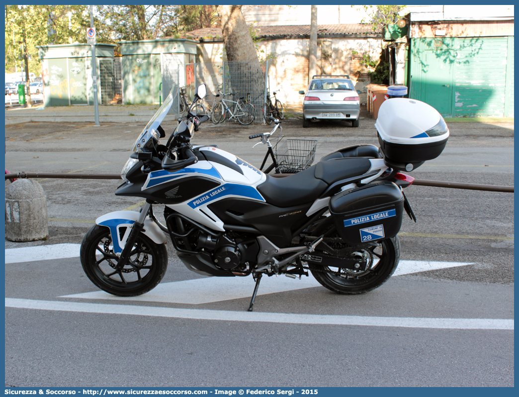 Polizia Locale YA02768
Polizia Locale
Comune di Padova
Honda NC 750
Parole chiave: PL;P.L.;PM;P.M.;Polizia;Locale;Municipale;Padova;Honda;NC;750