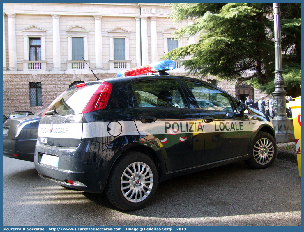 Polizia Locale YA197AH
Polizia Locale
Comune di Vicenza
Fiat Grande Punto
Parole chiave: Polizia;Locale;Municipale;Vicenza;Fiat;Grande Punto;YA197AH;YA 197 AH