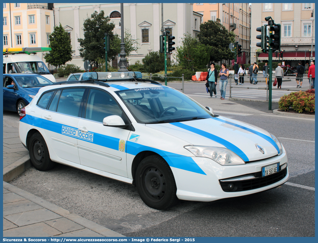 Polizia Locale YA551AE
Polizia Locale
Comune di Trieste
Renault Laguna SporTour
Allestitore Focaccia Group S.r.l.
Parole chiave: Polizia;Municipale;Locale;Trieste;Renault;Laguna;SporTour;YA551AE;Focaccia