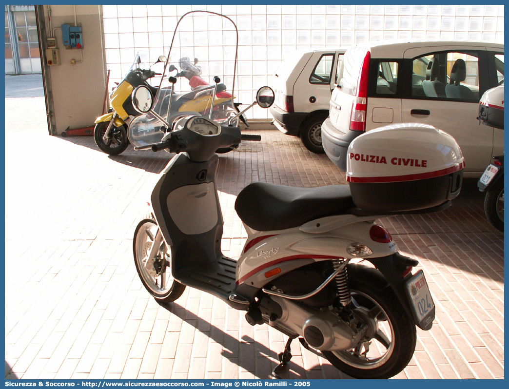 Polizia 024
Repubblica di San Marino
Polizia Civile
Piaggio Liberty 125 II serie
Parole chiave: Repubblica;San Marino;RSM;R.S.M.;Polizia Civile;Piaggio;Liberty;125