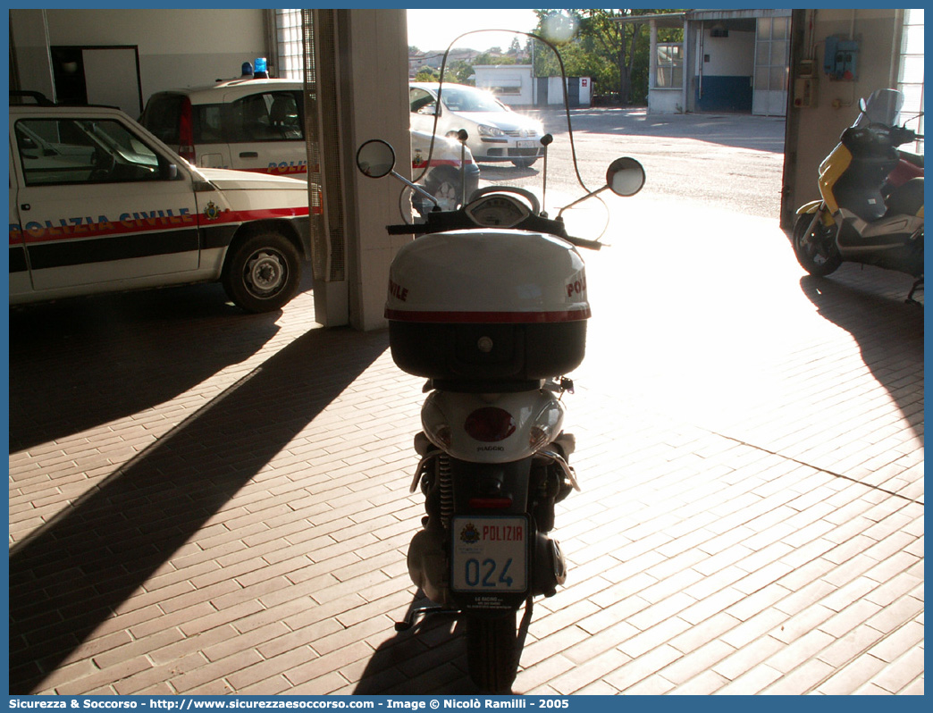 Polizia 024
Repubblica di San Marino
Polizia Civile
Piaggio Liberty 125 II serie
Parole chiave: Repubblica;San Marino;RSM;R.S.M.;Polizia Civile;Piaggio;Liberty;125