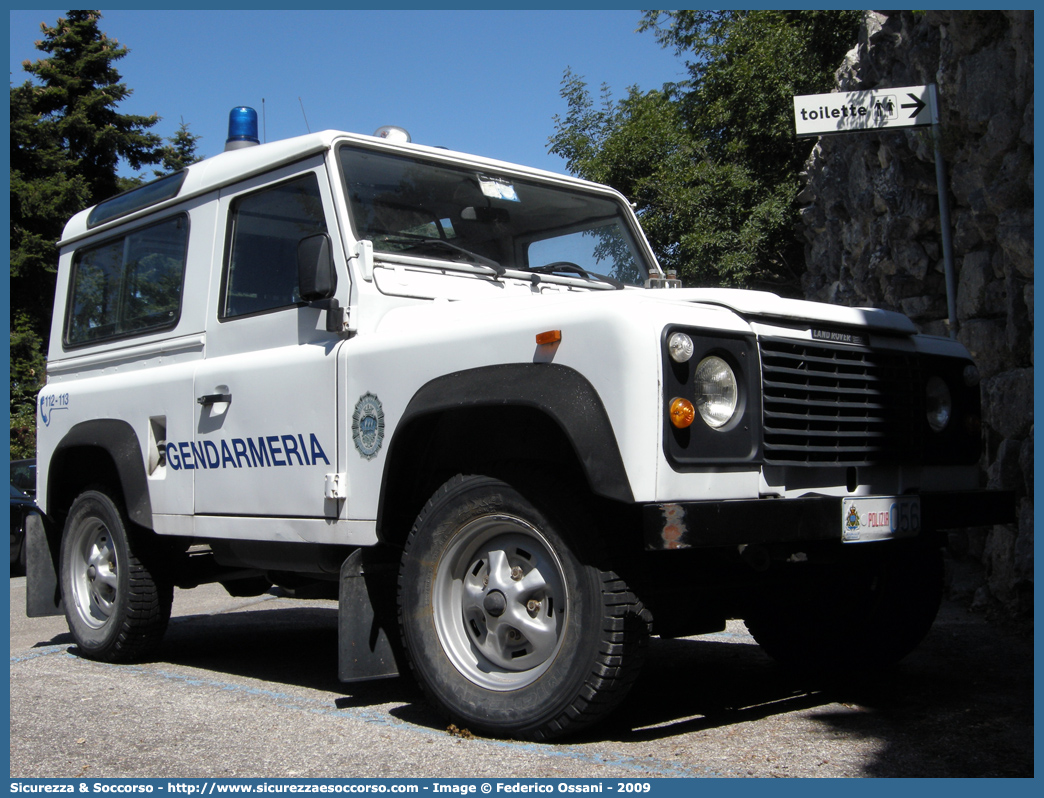 Polizia 056
Repubblica di San Marino
Gendarmeria
Land Rover Defender 90
Parole chiave: Repubblica;San Marino;RSM;R.S.M.;Gendarmeria;Land Rover;Defender;90