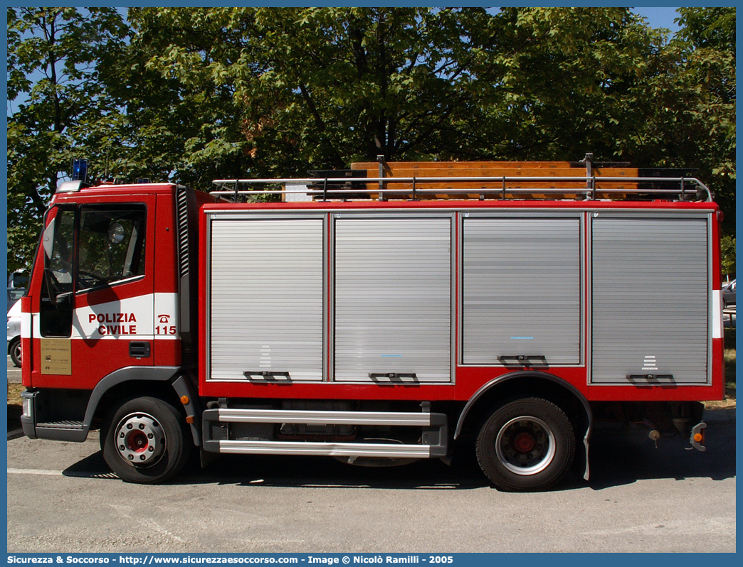 Polizia 085
Repubblica di San Marino
Polizia Civile
Sezione Antincendio
Iveco EuroCargo 85E15 I serie
Parole chiave: Repubblica;San Marino;RSM;R.S.M.;Polizia Civile;Sezione;Antincendio;Iveco;EuroCargo;85E15