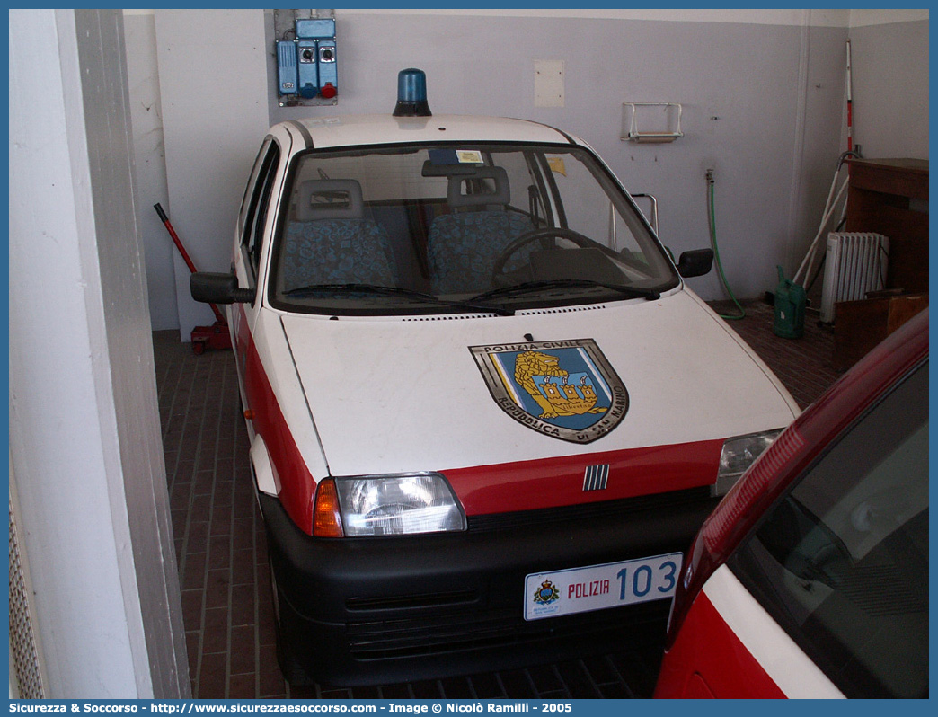 Polizia 103
Repubblica di San Marino
Polizia Civile
Fiat Cinquecento
Parole chiave: Repubblica;San Marino;RSM;R.S.M.;Polizia Civile;Fiat;Cinquecento