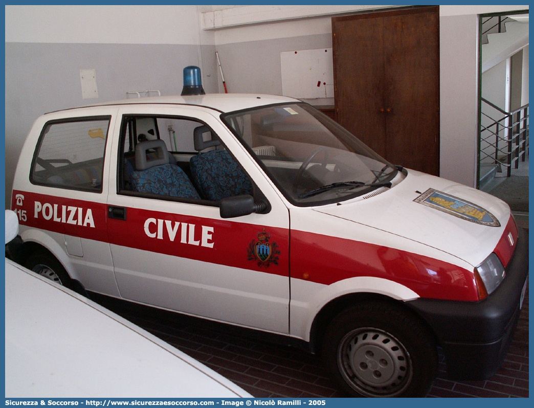 Polizia 103
Repubblica di San Marino
Polizia Civile
Fiat Cinquecento
Parole chiave: Repubblica;San Marino;RSM;R.S.M.;Polizia Civile;Fiat;Cinquecento