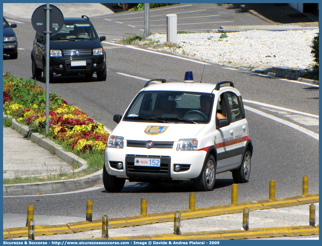 Polizia 152
Repubblica di San Marino
Polizia Civile
Fiat Nuova Panda 4x4 I serie
Parole chiave: Repubblica;San Marino;RSM;R.S.M.;Polizia Civile;Fiat;Nuova Panda;4x4;4 x 4