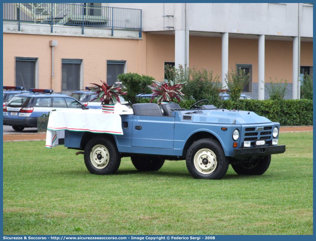 Polizia 61819
Polizia di Stato
Fiat Nuova Campagnola HTL
(variante)
Parole chiave: PS;P.S.;Polizia;Polizia di Stato;Reparto Mobile;Fiat;Campagnola;AR;76;AR76