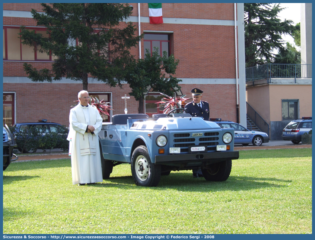 Polizia 61819
Polizia di Stato
Fiat Nuova Campagnola HTL
(variante)
Parole chiave: PS;P.S.;Polizia;Polizia di Stato;Reparto Mobile;Fiat;Campagnola;AR;76;AR76