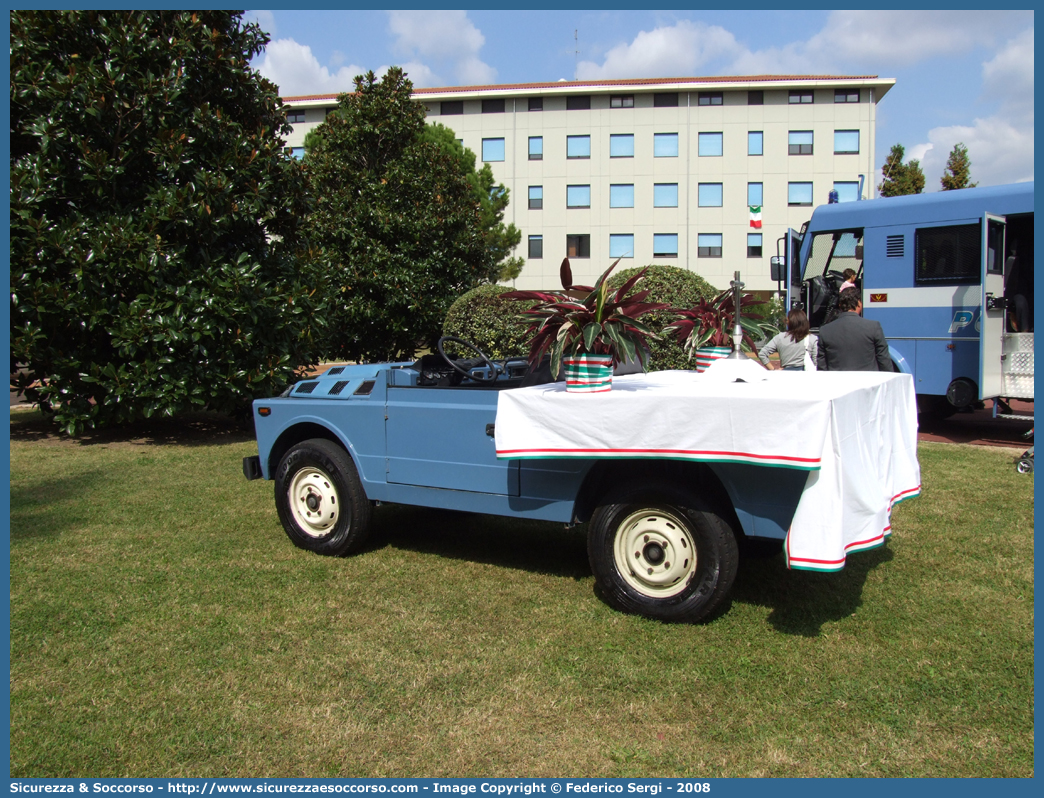 Polizia 61819
Polizia di Stato
Fiat Nuova Campagnola HTL
(variante)
Parole chiave: PS;P.S.;Polizia;Polizia di Stato;Reparto Mobile;Fiat;Campagnola;AR;76;AR76