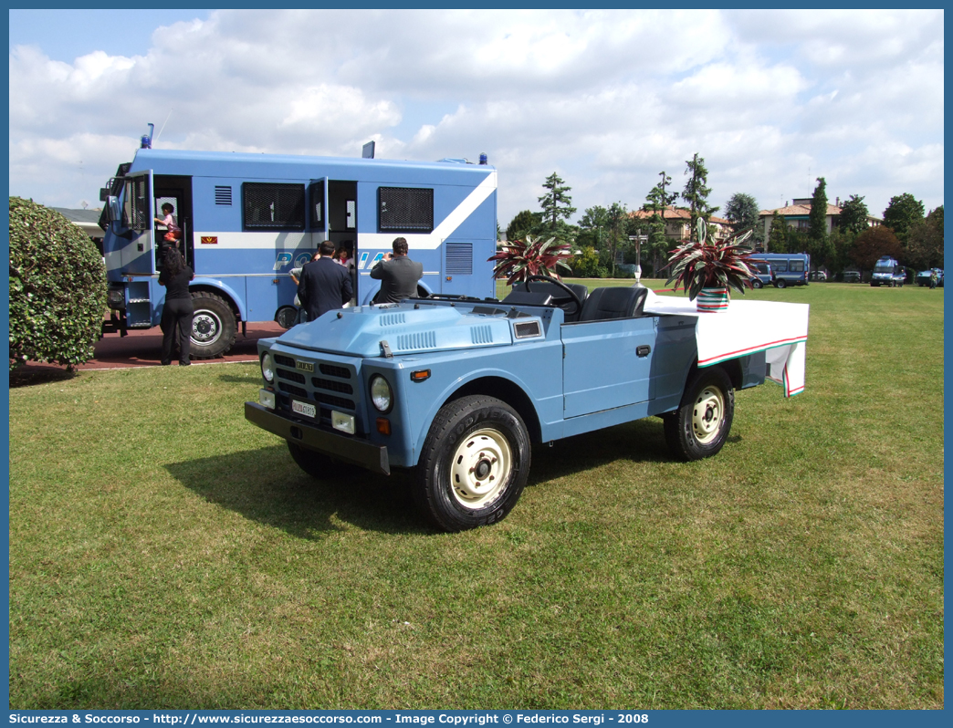 Polizia 61819
Polizia di Stato
Fiat Nuova Campagnola HTL
(variante)
Parole chiave: PS;P.S.;Polizia;Polizia di Stato;Reparto Mobile;Fiat;Campagnola;AR;76;AR76