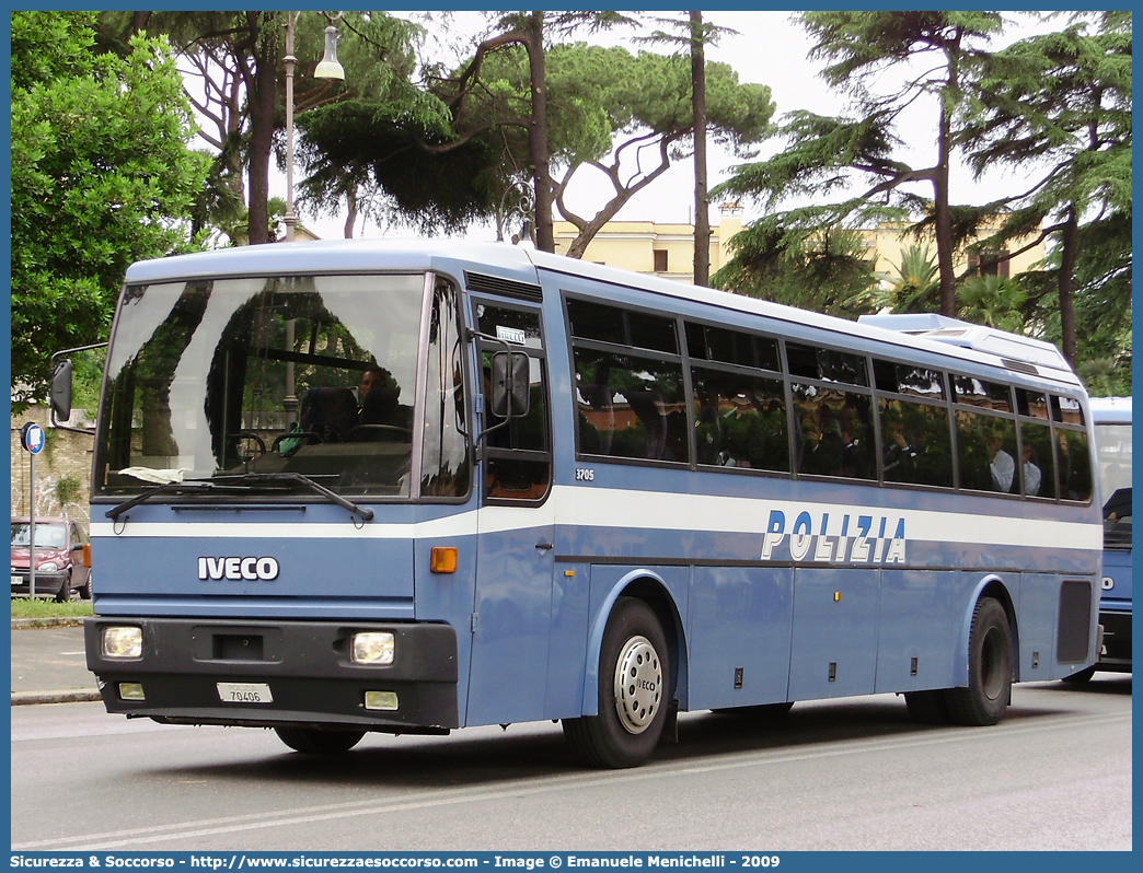 Polizia 70406
Polizia di Stato
Iveco 370/370S/370SE
Parole chiave: Polizia di Stato;Polizia;PS;P.S.;Fiat;Iveco;370;370S;370SE