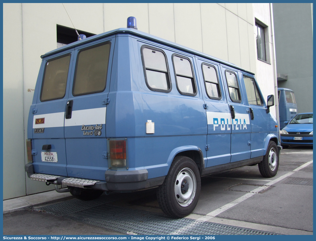 Polizia A2558
Polizia di Stato
Reparto Mobile
Fiat Ducato I serie
Parole chiave: PS;P.S.;Polizia;Polizia di Stato;Reparto Mobile;Ordine Pubblico;Fiat;Ducato