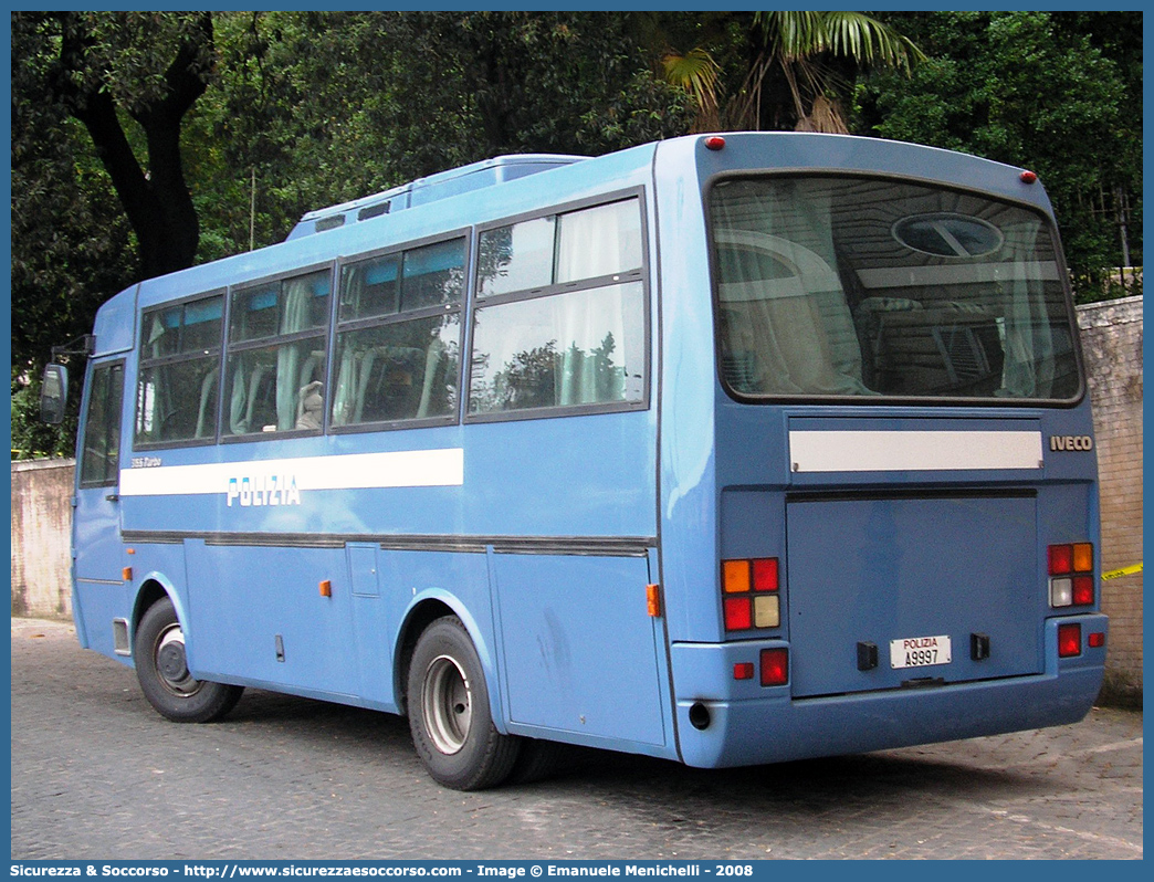 Polizia A9997
Polizia di Stato
Iveco 315S Turbo
Parole chiave: PS;P.S.;Polizia;di;Stato;Pubblica;Sicurezza;Iveco;315S;Turbo;A9997