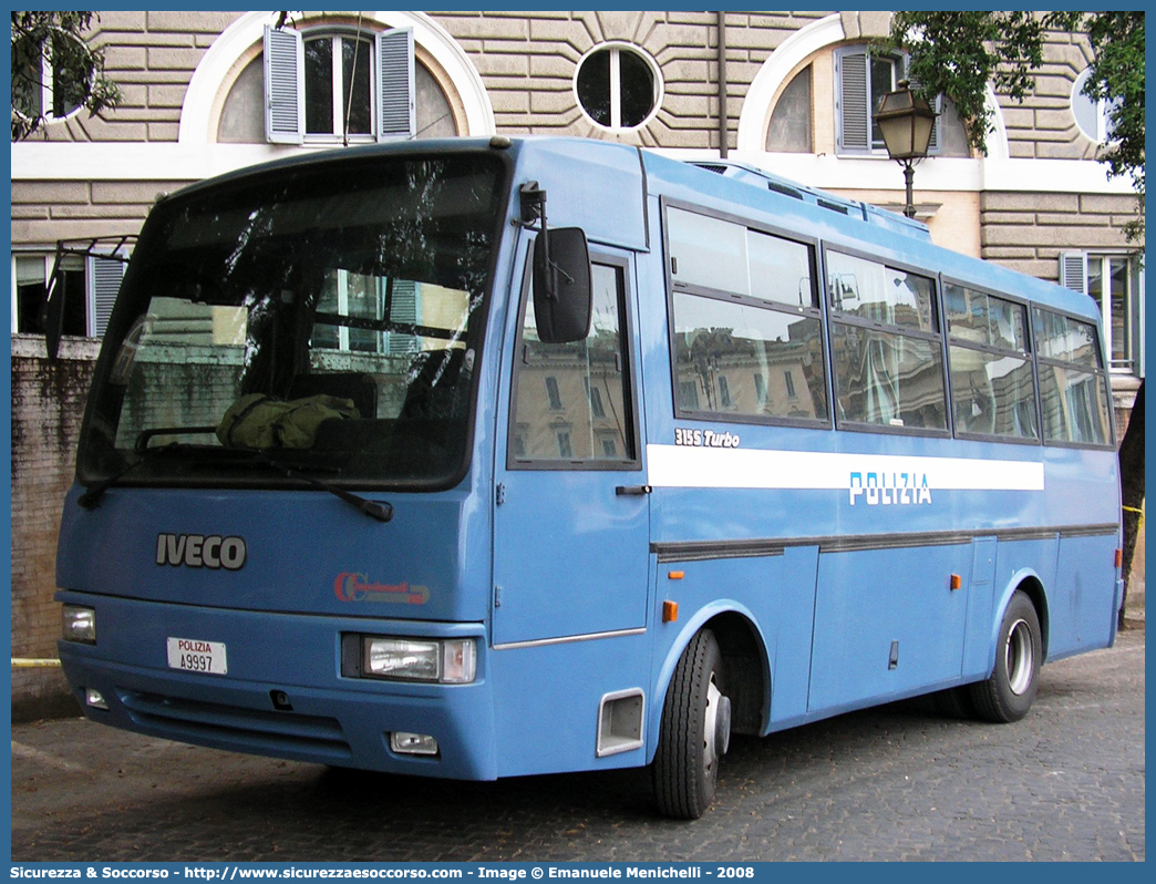 Polizia A9997
Polizia di Stato
Iveco 315S Turbo
Parole chiave: PS;P.S.;Polizia;di;Stato;Pubblica;Sicurezza;Iveco;315S;Turbo;A9997