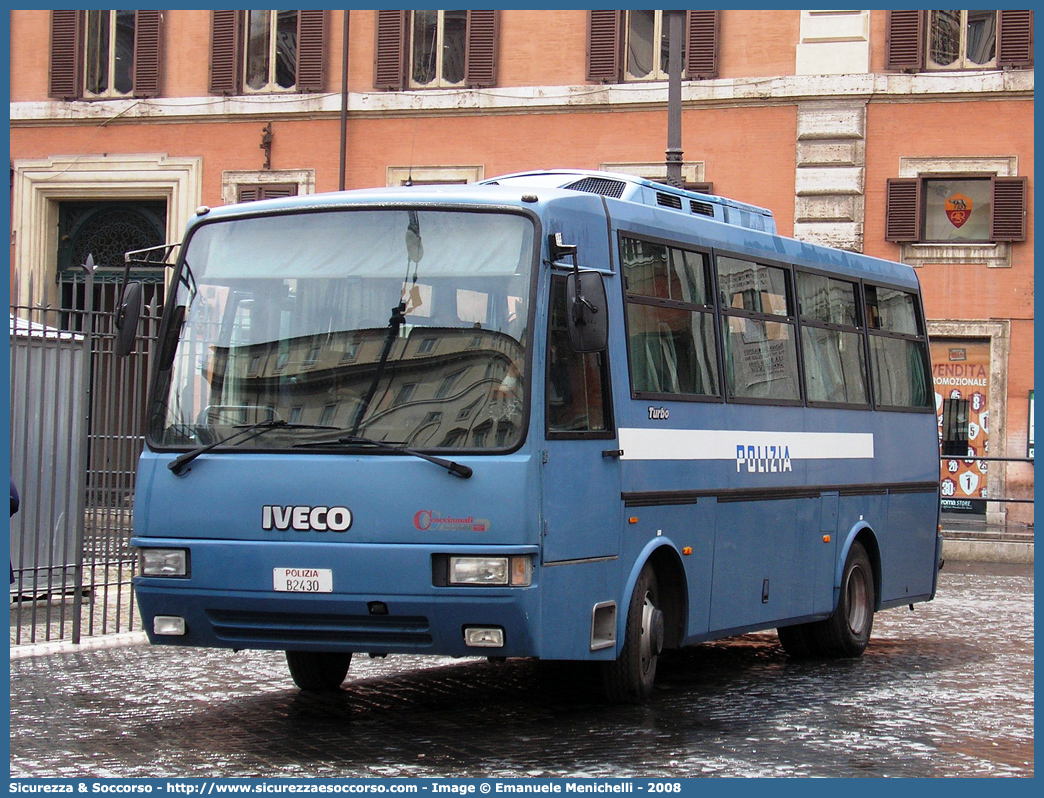 Polizia B2430
Polizia di Stato
Iveco 315S Turbo
Parole chiave: PS;P.S.;Polizia;di;Stato;Pubblica;Sicurezza;Iveco;315S;Turbo;B2430