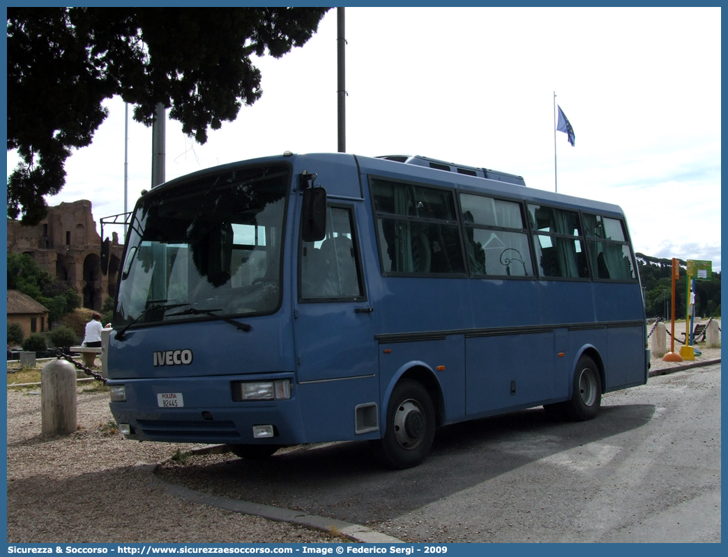 Polizia B2445
Polizia di Stato
Iveco 315S Turbo
Parole chiave: PS;P.S.;Polizia;di;Stato;Pubblica;Sicurezza;Iveco;315S;Turbo;B2445