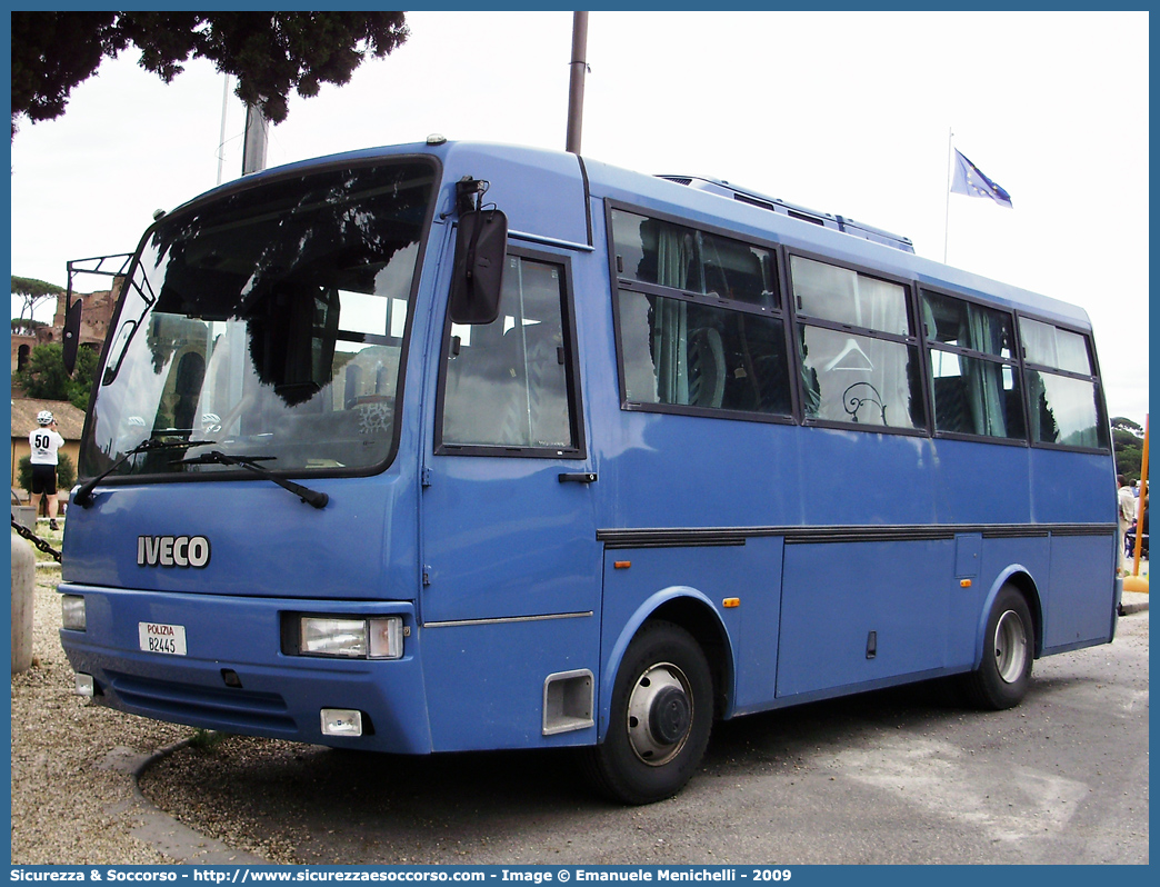 Polizia B2445
Polizia di Stato
Iveco 315S Turbo
Parole chiave: PS;P.S.;Polizia;di;Stato;Pubblica;Sicurezza;Iveco;315S;Turbo;B2445