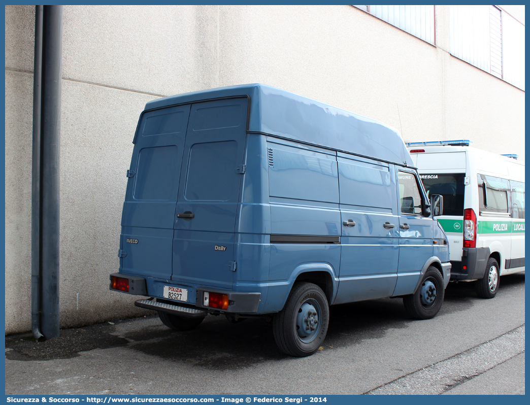 Polizia B2527
Polizia di Stato
Iveco Daily 35-8 II serie
Parole chiave: PS;P.S.;Polizia;Stato;Pubblica;Sicurezza;Polizia di Stato;Iveco;Daily;35-8;35;B2527