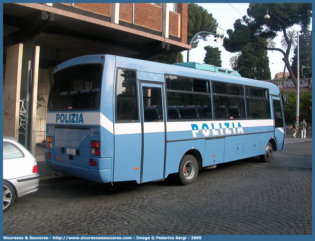 Polizia D7791
Polizia di Stato
Iveco 315S Turbo
Parole chiave: PS;P.S.;Polizia;di;Stato;Pubblica;Sicurezza;Iveco;315S;Turbo;D7791