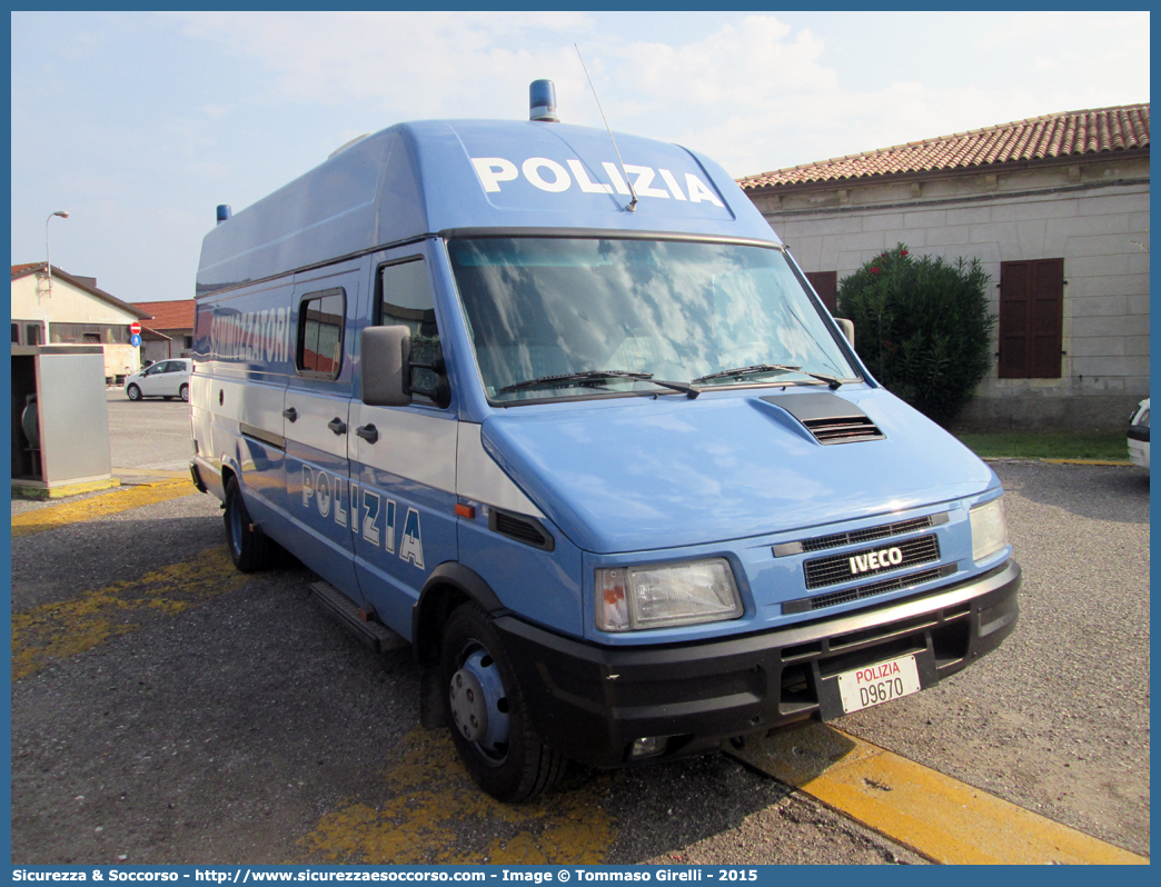 Polizia D9670
Polizia di Stato
Polizia del Mare
Iveco Daily 49-12 II serie
(variante)
Parole chiave: PS;P.S.;Pubblica;Sicurezza;Polizia;di;Stato;del;Mare;Iveco;Daily;49-12;49.12;49;12;D9670