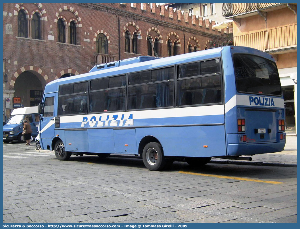 Polizia E0063
Polizia di Stato
Iveco 315S Turbo
Parole chiave: PS;P.S.;Polizia;di;Stato;Pubblica;Sicurezza;Iveco;315S;Turbo;E0063