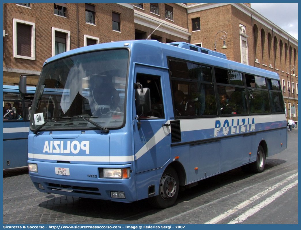 Polizia E0064
Polizia di Stato
Iveco 315S Turbo
Parole chiave: PS;P.S.;Polizia;di;Stato;Pubblica;Sicurezza;Iveco;315S;Turbo;E0064