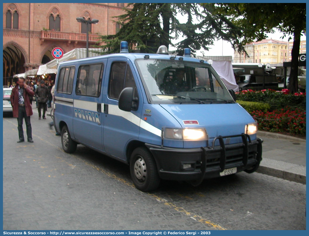 Polizia E1506
Polizia di Stato
Reparto Mobile
Fiat Ducato II serie
Allestitore Elevox S.r.l.
Parole chiave: PS;P.S.;Polizia;di;Stato;Reparto;Mobile;Ordine;Pubblico;Fiat;Ducato;Elevox