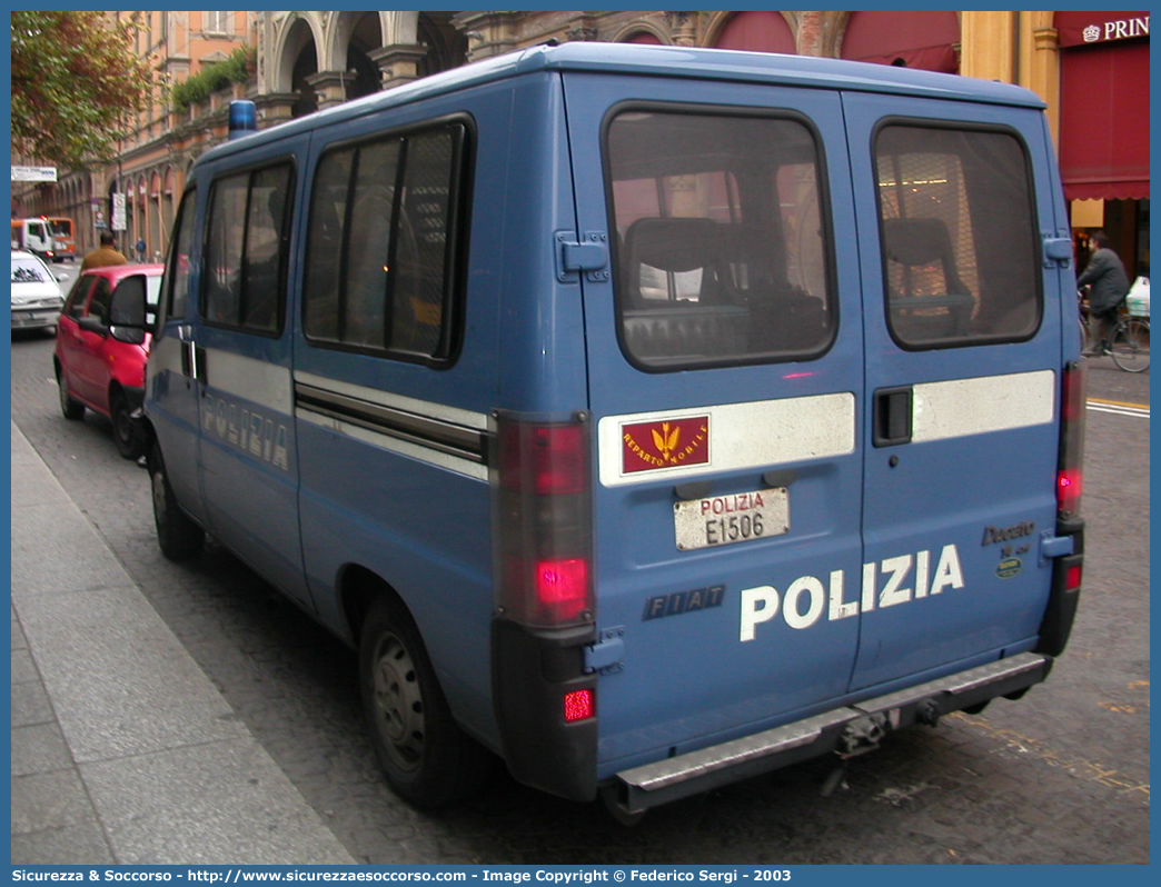 Polizia E1506
Polizia di Stato
Reparto Mobile
Fiat Ducato II serie
Allestitore Elevox S.r.l.
Parole chiave: PS;P.S.;Polizia;di;Stato;Reparto;Mobile;Ordine;Pubblico;Fiat;Ducato;Elevox