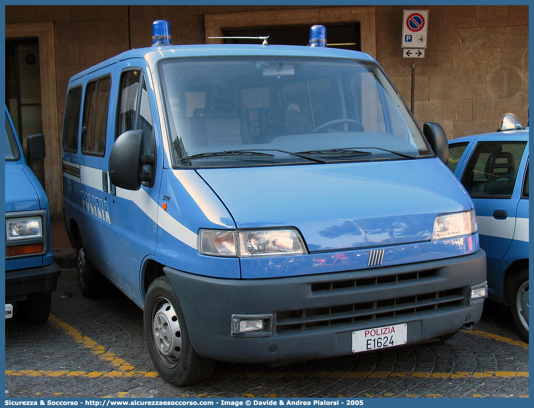 Polizia E1624
Polizia di Stato
Fiat Ducato II serie
Parole chiave: PS;P.S.;Polizia;Stato;Pubblica;Sicurezza;Polizia di Stato;Fiat;Ducato;E1617