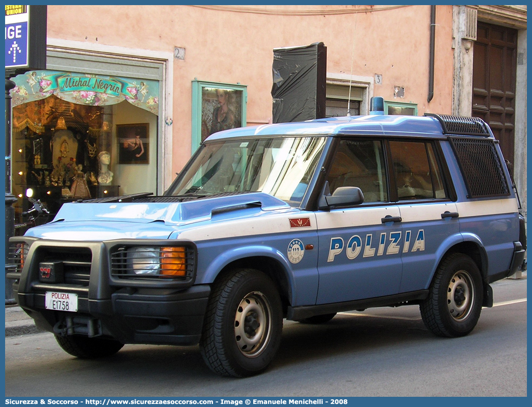 Polizia E1758
Polizia di Stato
Reparto Mobile
Land Rover Discovery II serie
Allestitore Carrozzeria Marazzi S.p.A.
Parole chiave: PS;P.S.;Polizia;di;Stato;Reparto;Mobile;Ordine;Pubblico;Land Rover;Discovery;Marazzi