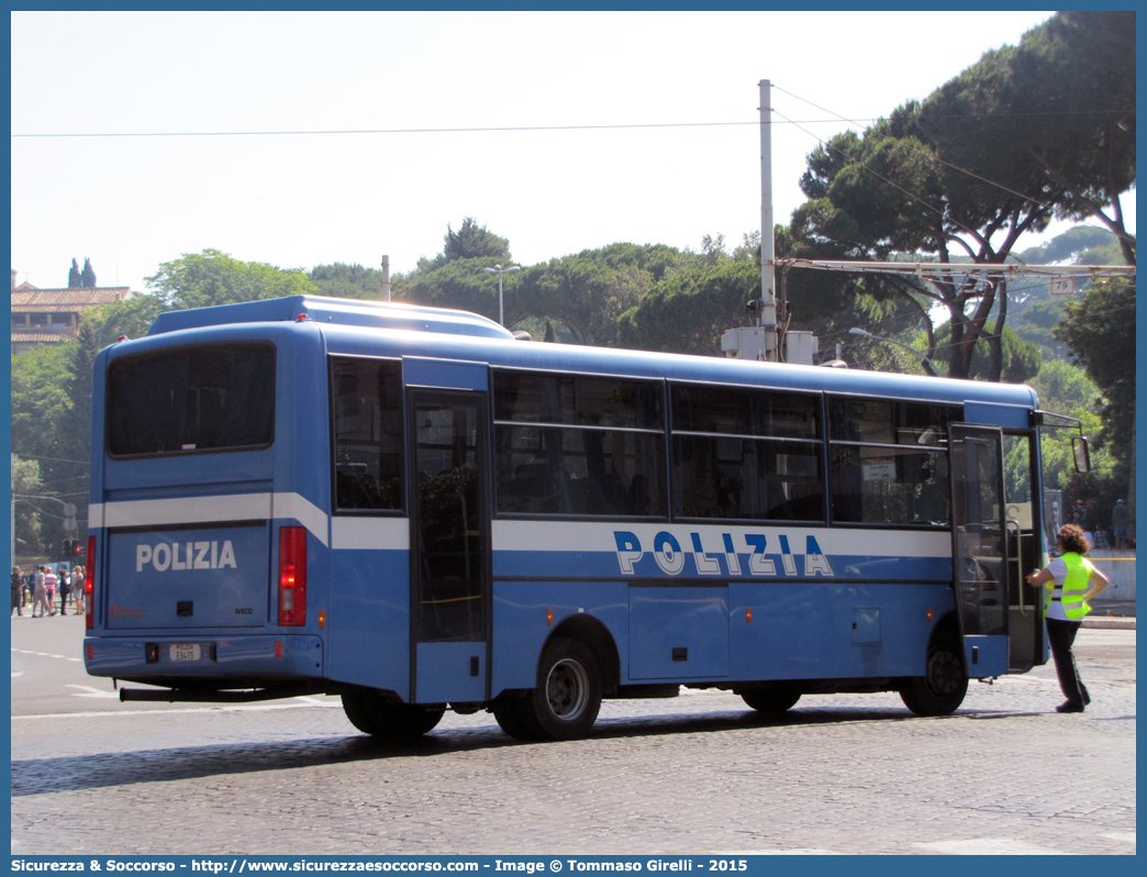 Polizia E9475
Polizia di Stato
Iveco Cacciamali 100e21
Parole chiave: PS;P.S.;Polizia;di;Stato;Pubblica;Sicurezza;Iveco;Cacciamali;100e21;E9475