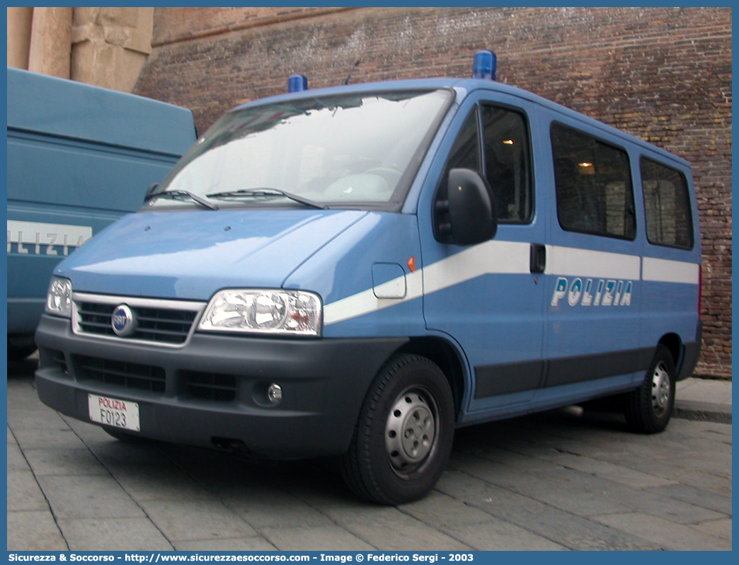 Polizia F0123
Polizia di Stato
Fiat Ducato II serie restyling
Parole chiave: PS;P.S.;Polizia;Stato;Pubblica;Sicurezza;Polizia di Stato;Fiat;Ducato;F0123