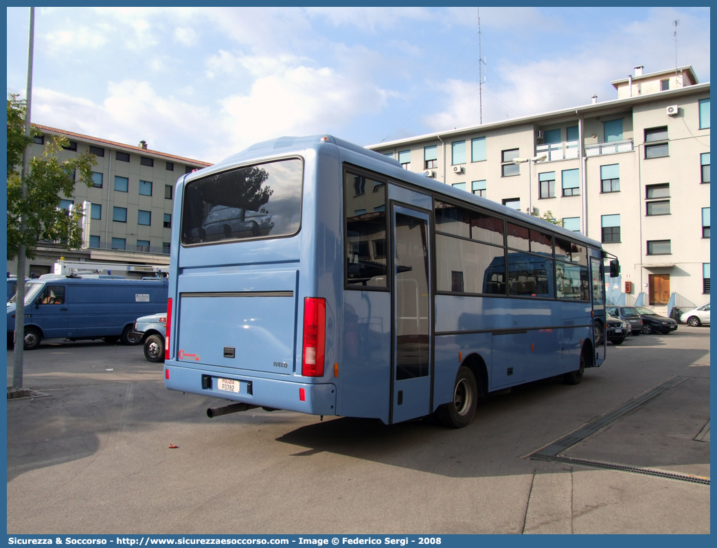 Polizia F0782
Polizia di Stato
Iveco Cacciamali 100e21
Parole chiave: PS;P.S.;Polizia;di;Stato;Pubblica;Sicurezza;Iveco;Cacciamali;100e21;F0782