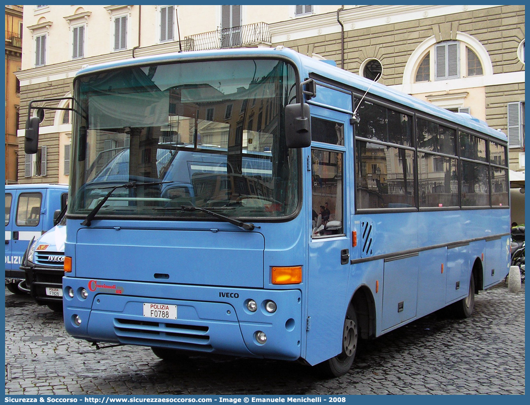 Polizia F0788
Polizia di Stato
Iveco Cacciamali 100e21
Parole chiave: PS;P.S.;Polizia;di;Stato;Pubblica;Sicurezza;Iveco;Cacciamali;100e21;F0788