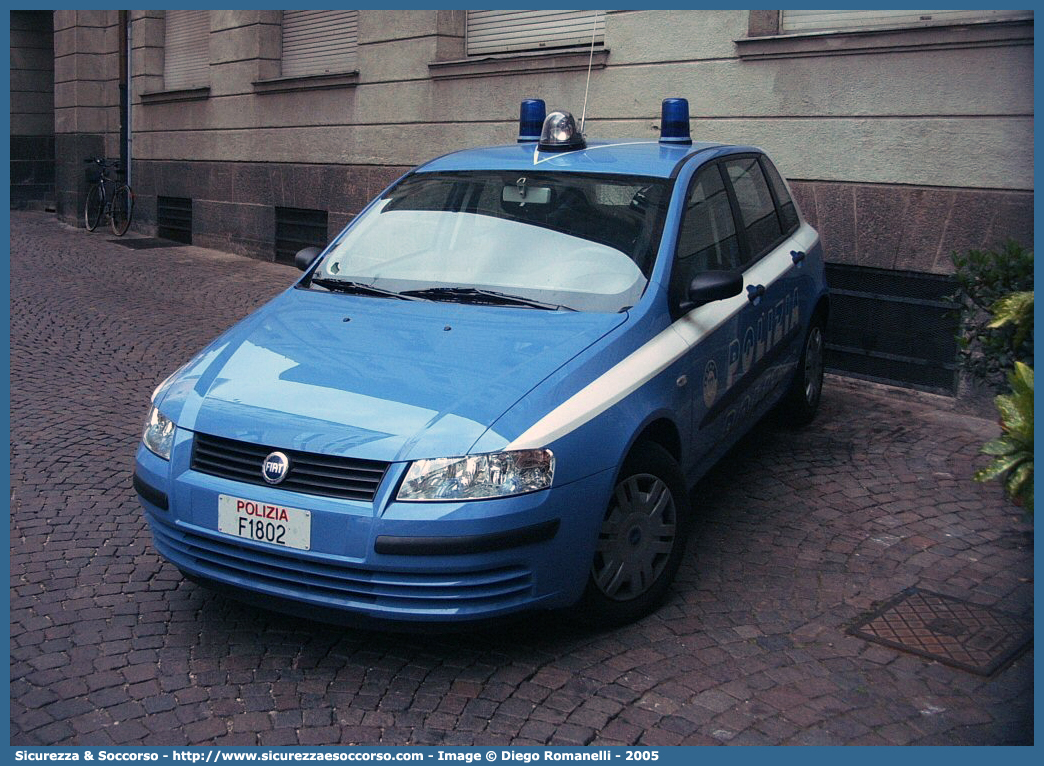 Polizia F1802
Polizia di Stato
Questura di Bolzano
Squadra Volante
Fiat Stilo II serie
NBCR
Parole chiave: Polizia di Stato;Polizia;PS;Squadra;Volante;Questura di Bolzano;Bolzano;Fiat;Stilo;F1802