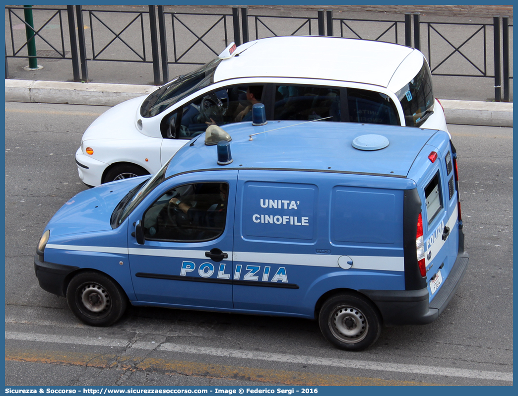 Polizia F3614
Polizia di Stato
Servizio Cinofili
Fiat Doblò I serie
Parole chiave: PS;P.S.;Polizia;di;Stato;Servizio;Cinofili;Fiat;Doblò;Doblo