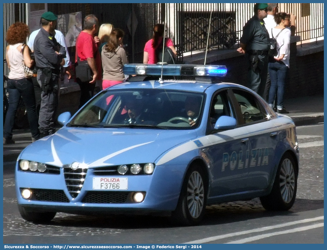 Polizia  F3766
Polizia di Stato
Polizia Stradale
Alfa Romeo 159 Q4
Parole chiave: PS;P.S.;Polizia;di;Stato;Pubblica;Sicurezza;Stradale;Alfa;Romeo;159;Q4;Scorta;Scorte;Quirinale;F3766