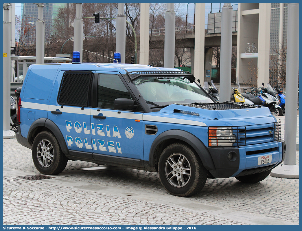 Polizia F5002
Polizia di Stato
Questura di Bolzano
Squadra Volante
Unità Operative di Pronto Intervento
Land Rover Discovery 3
Parole chiave: PS;P.S.;Polizia;di;Stato;Squadra;Volante;Land Rover;Discovery;Unità;Operative;Pronto;Intervento;UOPI;U.O.P.I.