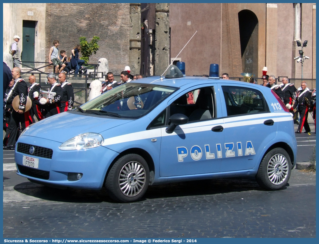 Polizia F7070
Polizia di Stato
Fiat Grande Punto
Parole chiave: PS;P.S.;Polizia;di;Stato;Pubblica;Sicurezza;Fiat;Grande;Punto