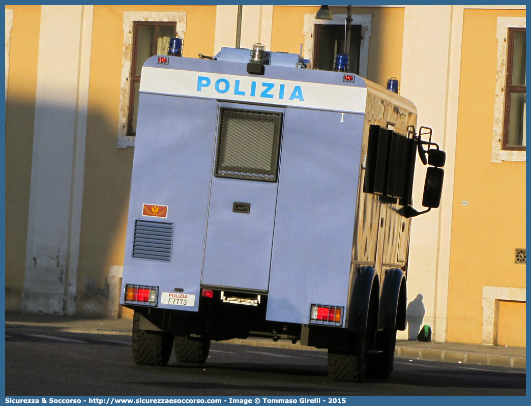 Polizia F7773
Polizia di Stato
Reparto Mobile
Iveco EuroCargo ML100E21 4x4
Allestitore Sperotto S.p.A.
Parole chiave: PS;P.S.;Polizia;di;Stato;Reparto;Mobile;Ordine;Pubblico;Iveco;EuroCargo;ML100E21;Sperotto