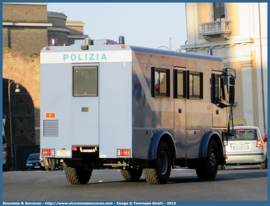 Polizia F7774
Polizia di Stato
Reparto Mobile
Iveco EuroCargo ML100E21 4x4
Allestitore Sperotto S.p.A.
Parole chiave: PS;P.S.;Polizia;di;Stato;Reparto;Mobile;Ordine;Pubblico;Iveco;EuroCargo;ML100E21;Sperotto