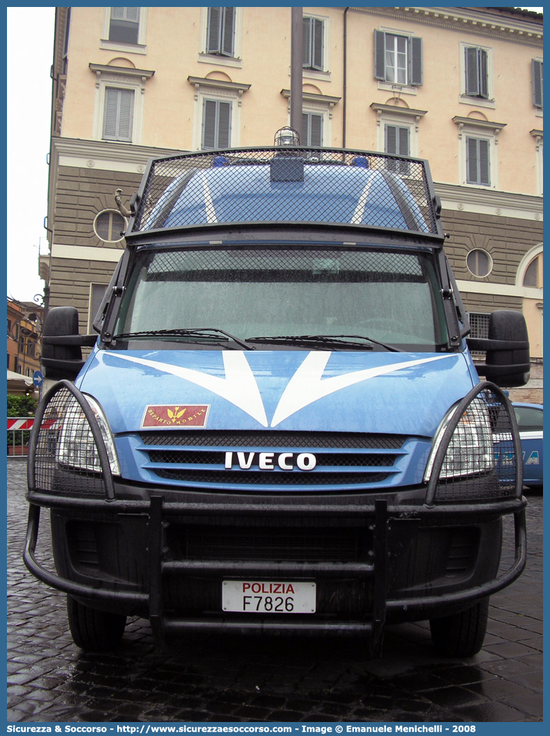 Polizia F7826
Polizia di Stato
Reparto Mobile
Iveco Daily 50C18 IV serie
Allestitore Sperotto S.p.A.
Parole chiave: PS;P.S.;Polizia;di;Stato;Reparto;Mobile;Ordine;Pubblico;Iveco;Daily;50C18;Sperotto