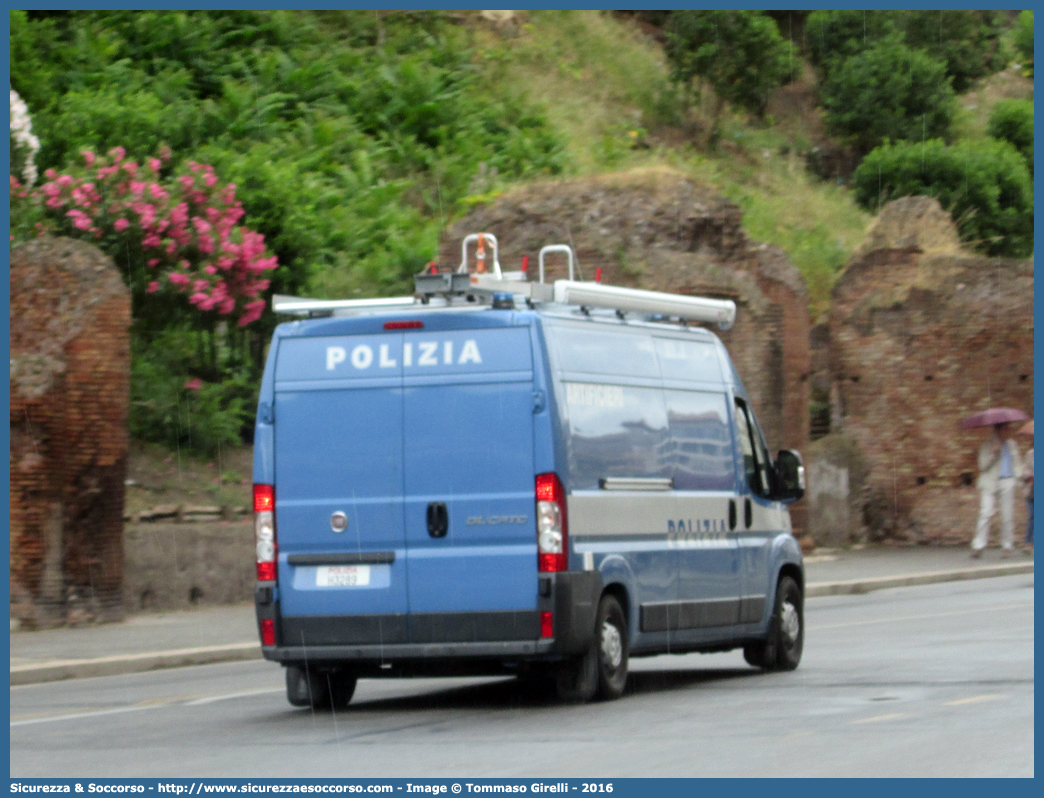 Polizia H3289
Polizia di Stato
Artificieri Antisabotaggio
Fiat Ducato III serie
Parole chiave: PS;P.S.;Polizia;di;Stato;Artificieri;Antisabotaggio;Fiat;Ducato