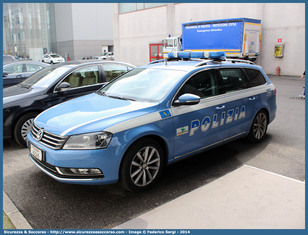 Polizia H6548
Polizia di Stato
Polizia Stradale
Autostrade Centropadane
Volkswagen Passat Variant V serie
Parole chiave: H6548;Polizia di Stato;Polizia Stradale;Centropadane;Centro;Padane;Volkswagen;Passat;Variant