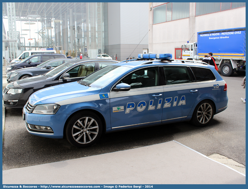 Polizia H6548
Polizia di Stato
Polizia Stradale
Autostrade Centropadane
Volkswagen Passat Variant V serie
Parole chiave: H6548;Polizia di Stato;Polizia Stradale;Centropadane;Centro;Padane;Volkswagen;Passat;Variant